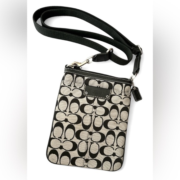 Vintage COACH Black and Cream Crossbody Bag - Picture 1 of 10